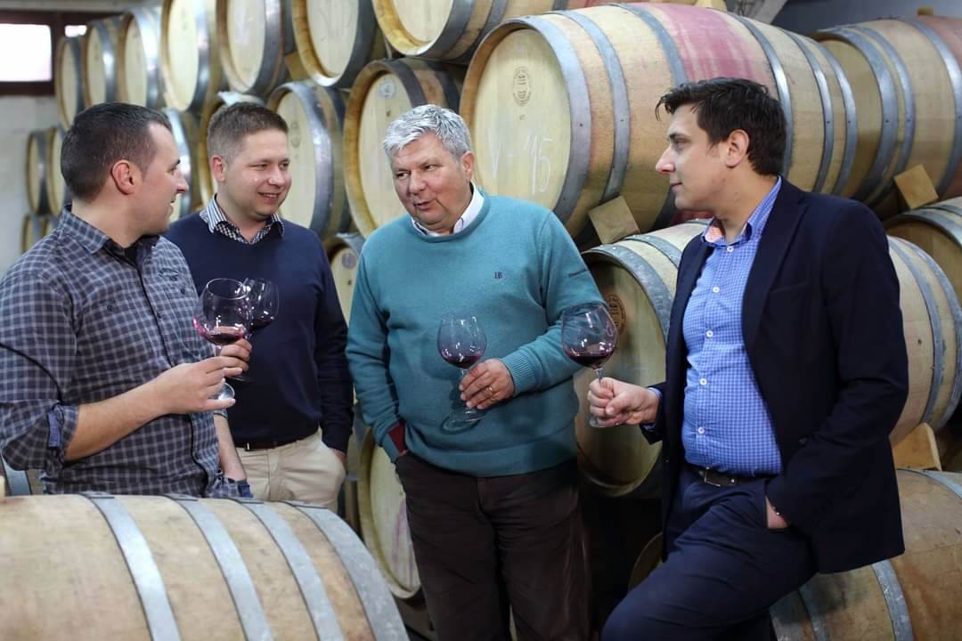 Milan Grabovac, Mislav Maršić, Ante Grabovac i Nikola Grabovac u podrumu vinarije