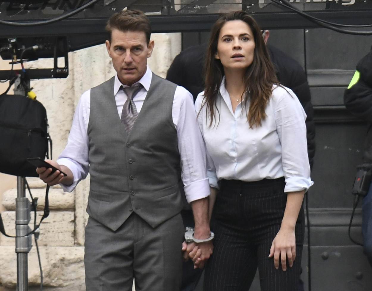 Tom Cruise hoda s klonom Katie Holmes?