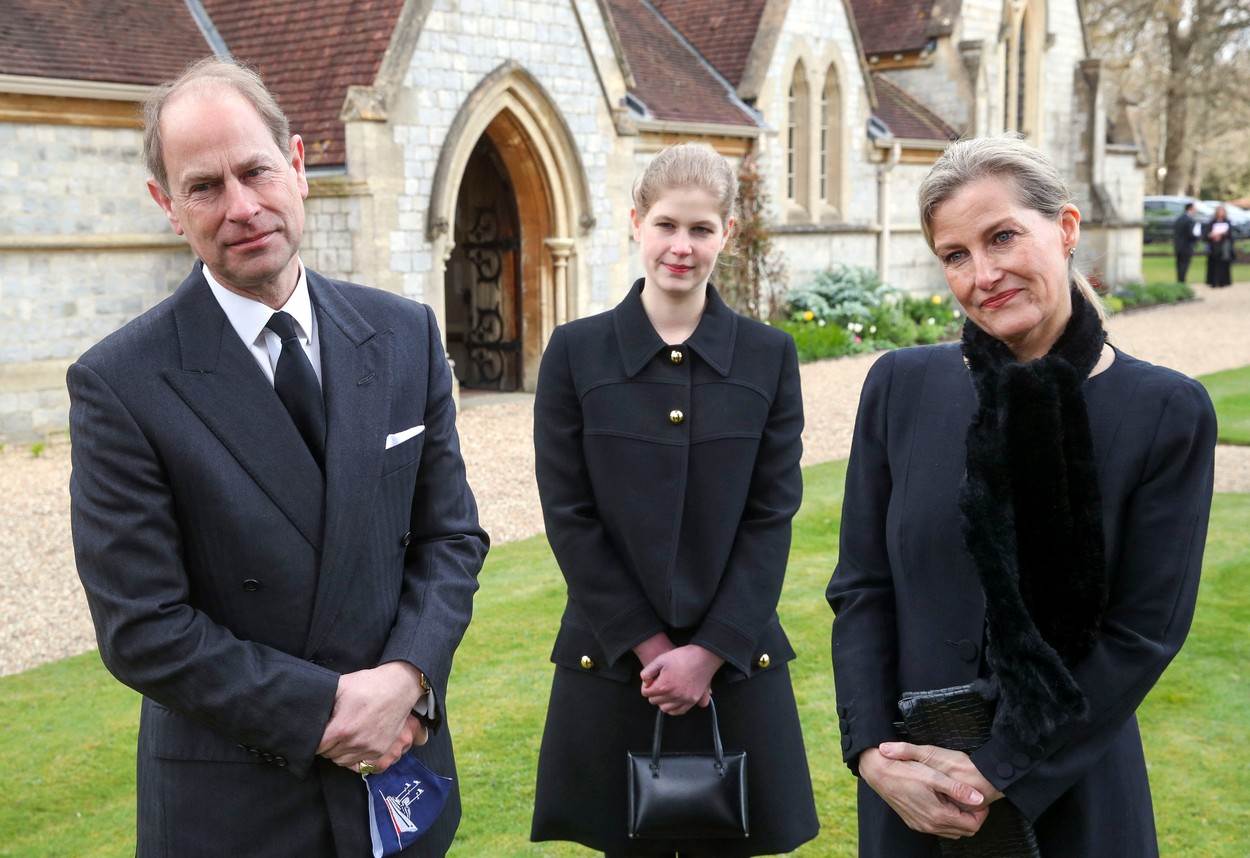 OBITELJ TUGUJE Princ Andrew: 'Kraljici je teško, ali se hrabro drži'