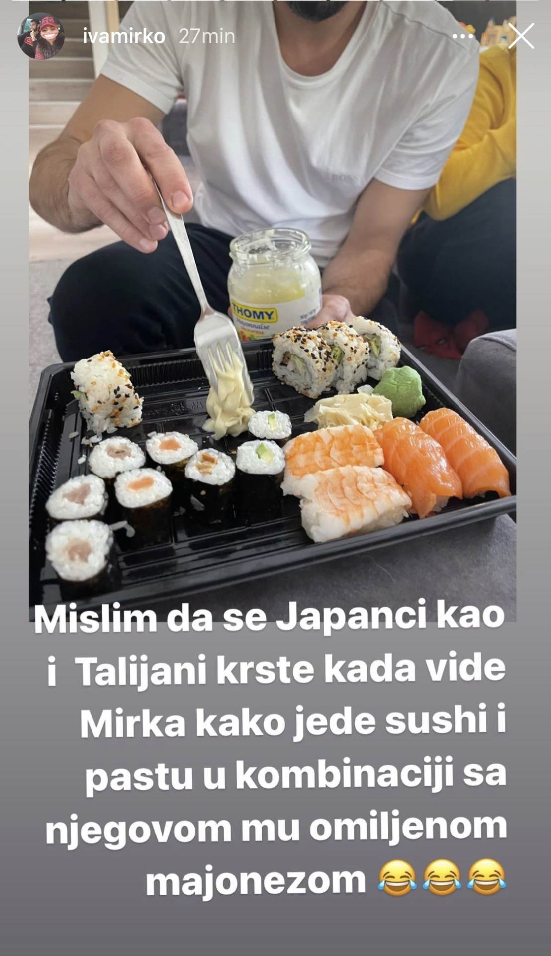 MA JE LI MOGUĆE? Iva Alilović pokazala kako Mirko jede sushi