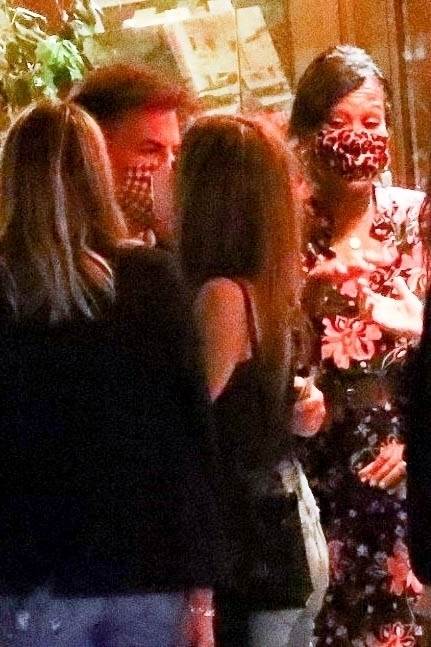 PAPARAZZO FOTOGRAFIJE Jennifer Aniston uhvaćena u zagrljaju s redateljem