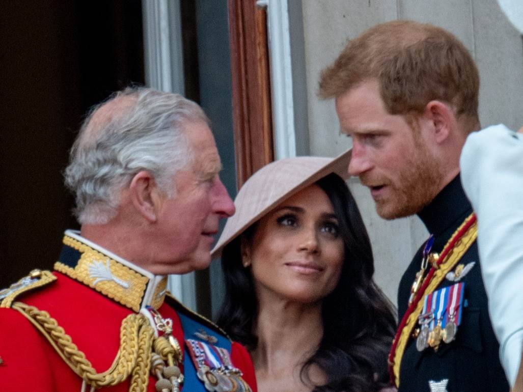 Kralj Charles želi bolji odnos s  Harryjem i Meghan