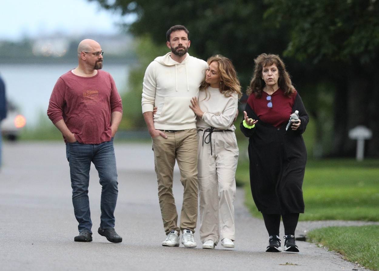 'PRIZOR JE NESTVARAN' Zaljubljeni J.Lo i Ben snimljeni u romantičnoj šetnji