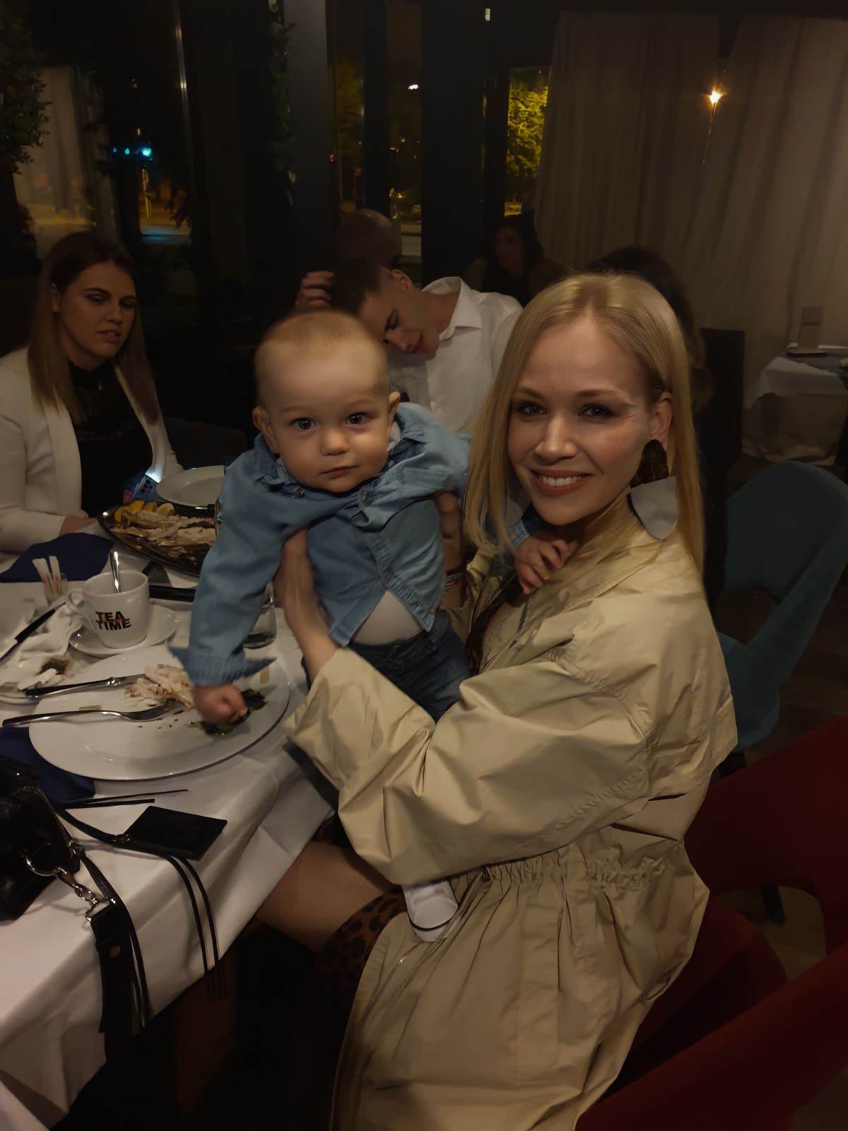 Jelena Rozga i dijete
