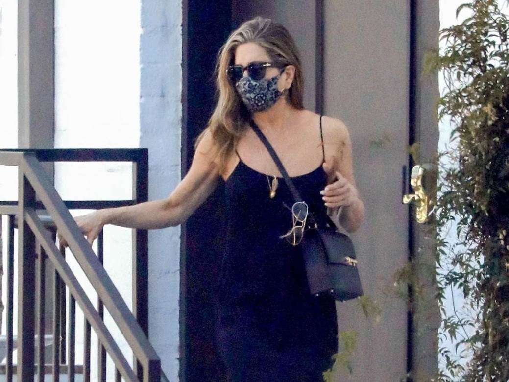 Jennifer Aniston zagovara upotrebu maski za lice