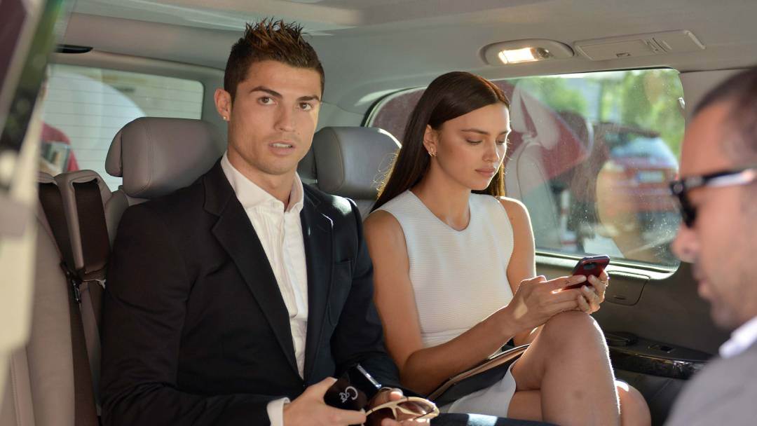 Cristiano Ronaldo i Irina Shayk u autu.
