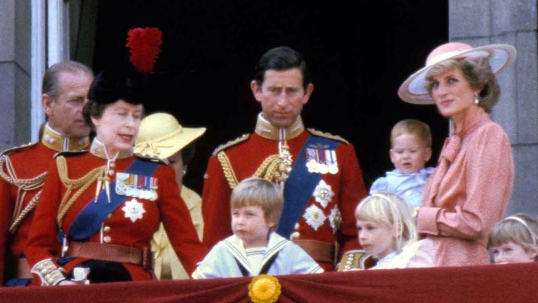 Princ Charles nije imao lijepo djetinjstvo