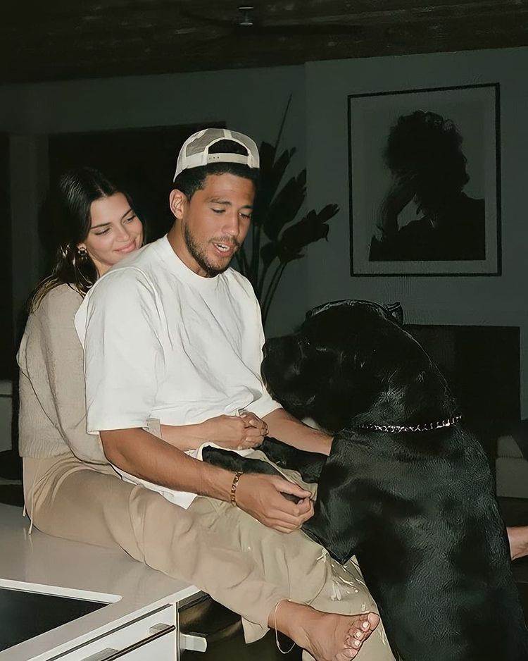 Kendall Jenner nekoliko mjeseci dijelila je zajedničke fotografije s Devinom Bookerom