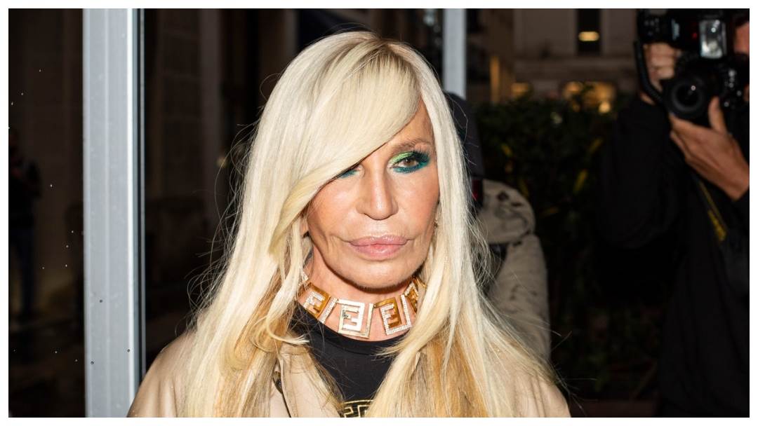Donatella Versace uništila je izgled operacijama