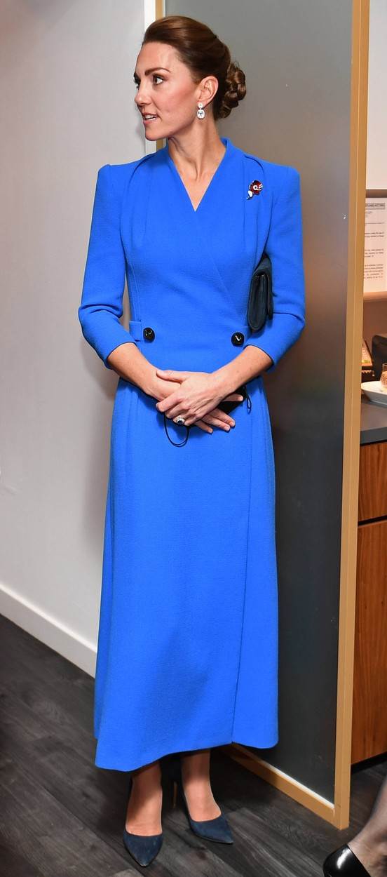 Kate Middleton u plavoj haljini