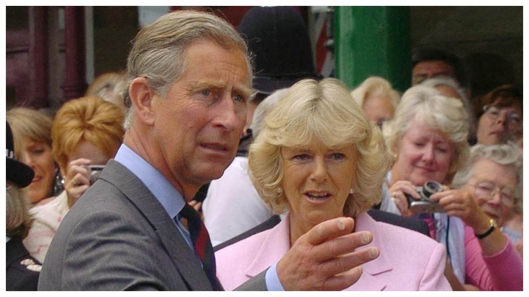 Princ Charles i supruga Camille nisu tako popularni