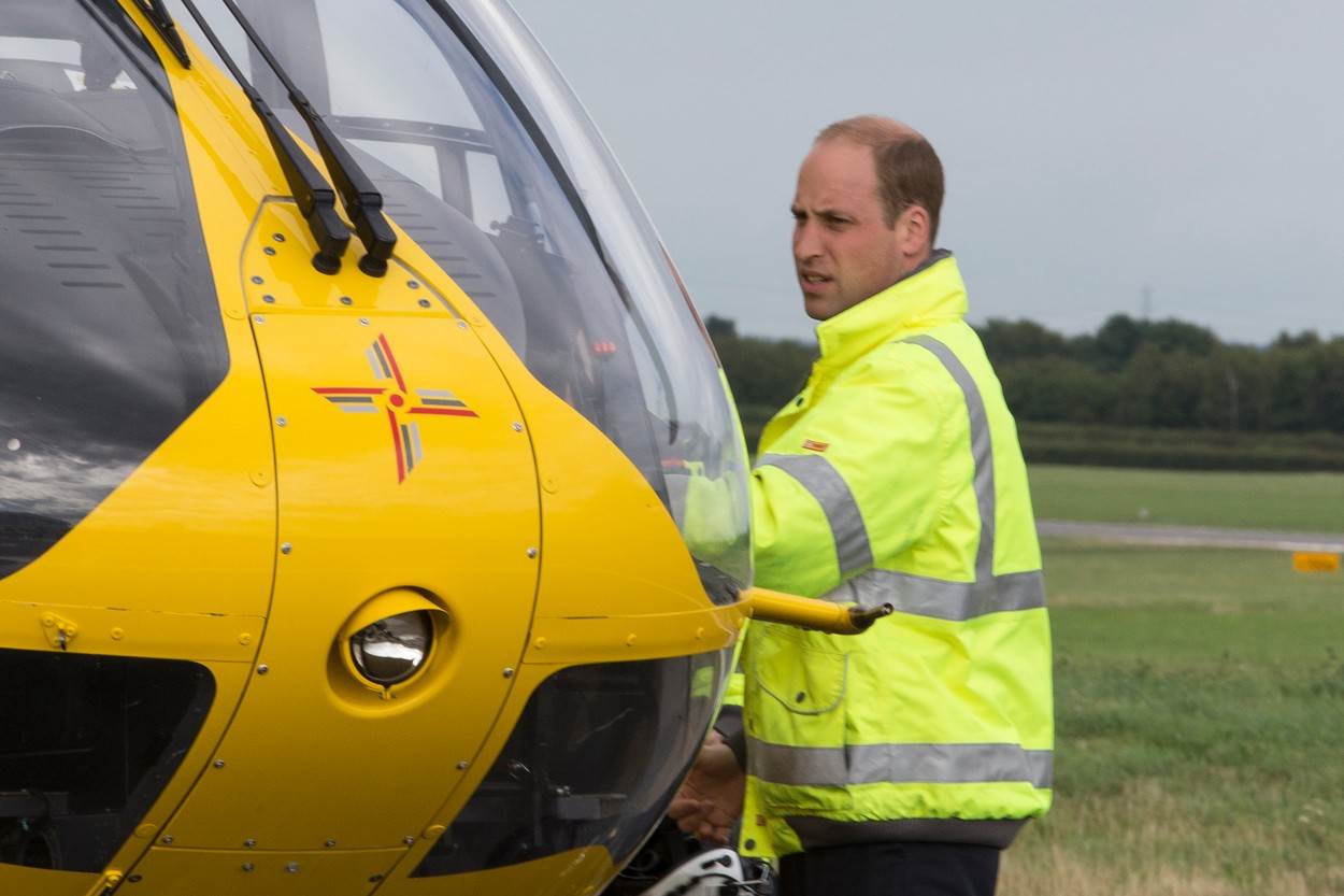 Princ William bio je pilot helikoptera zračne hitne pomoći