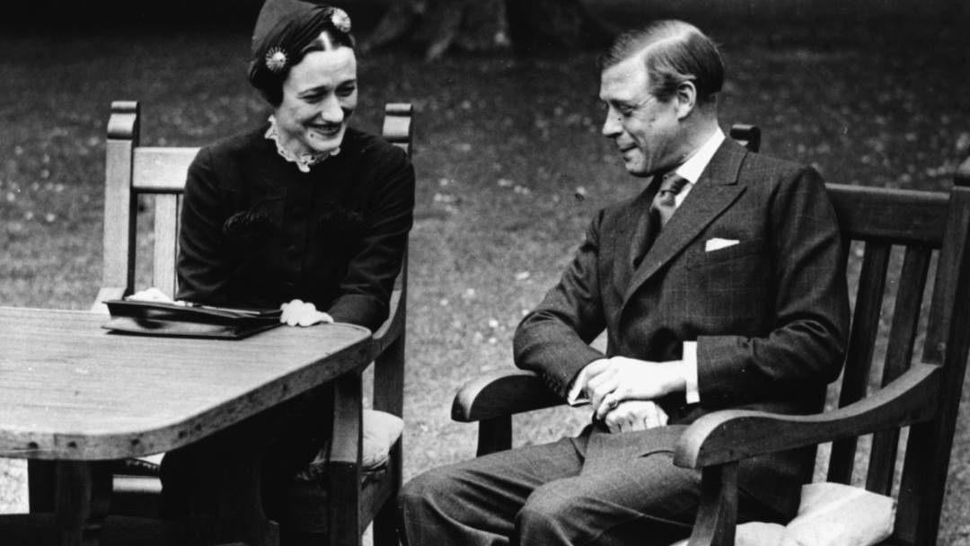 Kralj Edward VIII. je abdicirao 11. prosinca 1936. s prijestolja zbog Wallis Simpson.