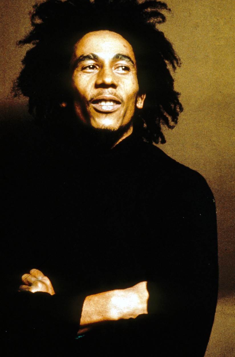Bob Marley pozira na fotografiji
