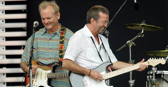 Bill Muray u žaru nastupa sa Ericom Claptonom.jpeg