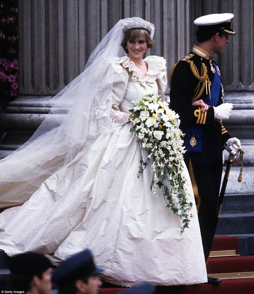 Princeza Diana imala je vjenčanicu s najdužim šlepom u povijesti britanskog kraljevskog vjenčanja