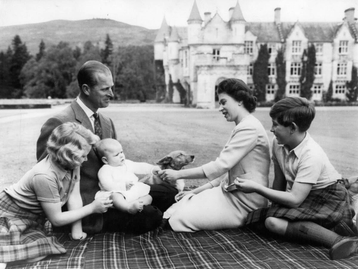 Kraljica Elizabeta princ Philip i djeca
