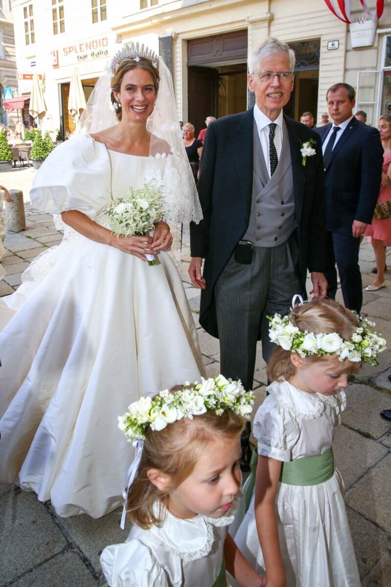 royal-vjencanje-sezone-u-valentino-vjencanici-se-udala-princeza-maria-anunciata-od-lihtenstajna