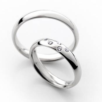 mogu-li-na-istom-prstu-nositi-zarucnicki-i-vjencani-prsten