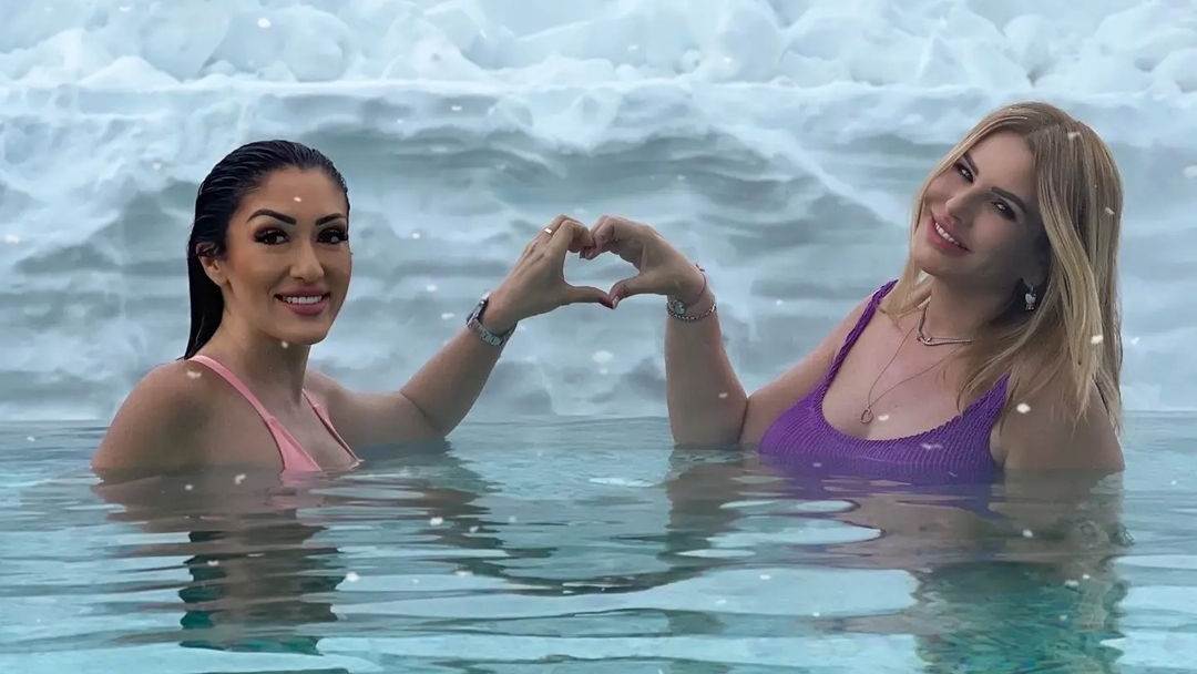 Iva Todorić i Hana Hadžiavdagić u bazenu