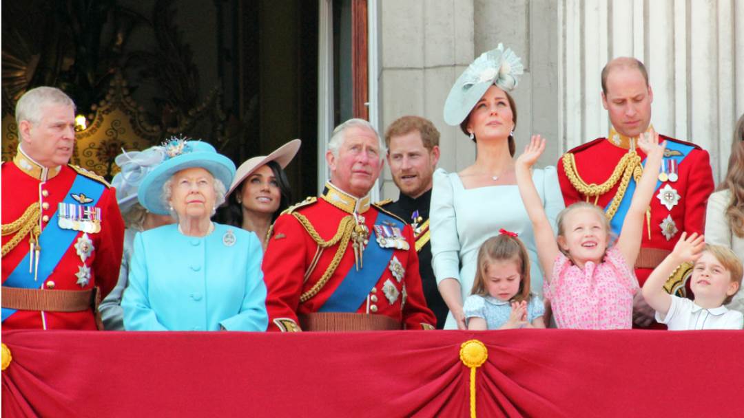 Dame iz kraljevske obitelji nose safire, rubine, smaragde i dijamante