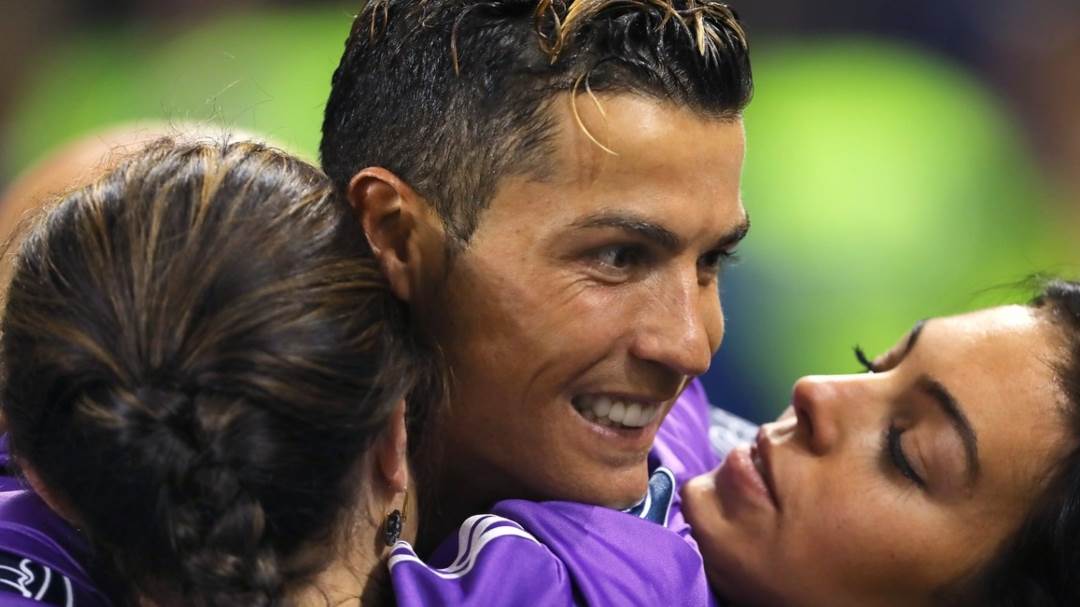 Cristiano Ronaldo, Georgina Rodriguez i Dolores Alveiro.jpg