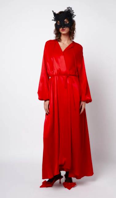 Crvena haljina idealna je za doček Nove godine