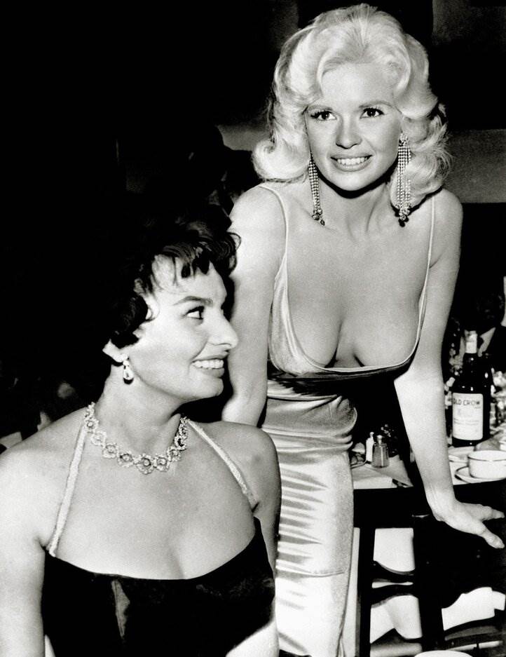 Jayne Mansfield i Sophia Loren na zabavi