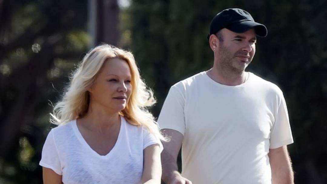 Pamela Anderson sa svojim tjelohraniteljem