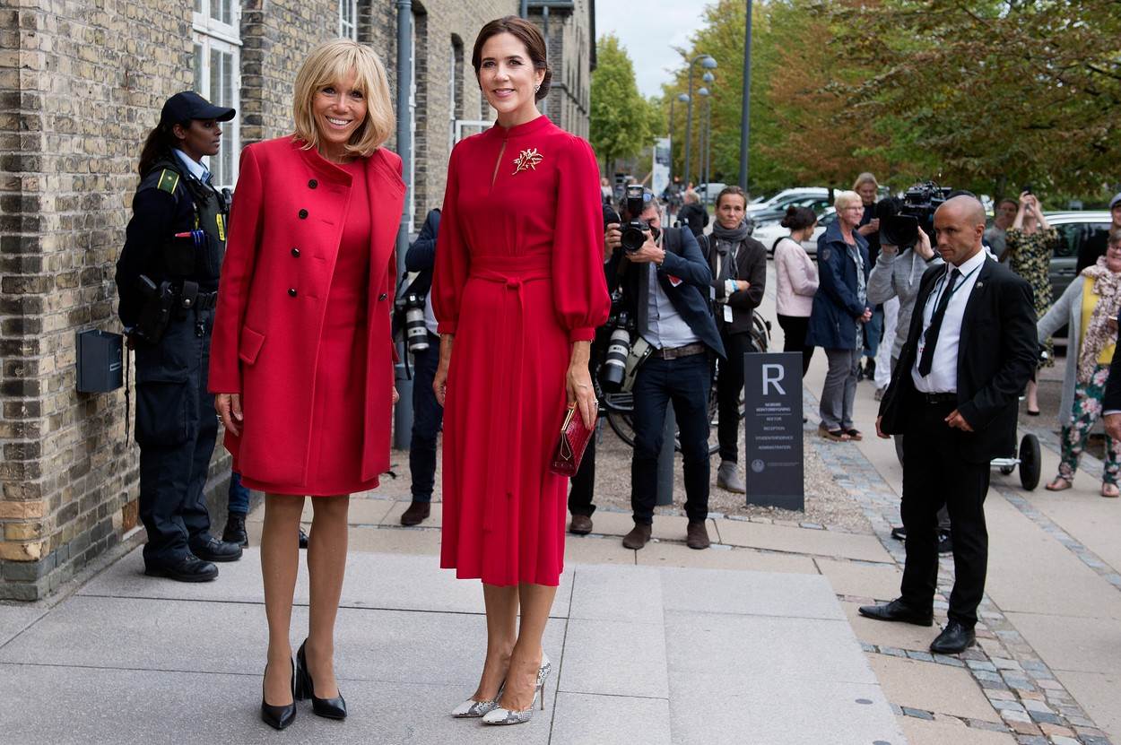 Princeza Mary i Brigitte Macron u crvenim haljinama u Kopenhagenu