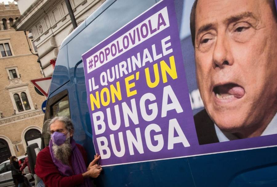 Silvio Berlusconi optužen je da se na svojim 'bunga bunga' zabavama zabavljao s maloljetnim djevojkama.