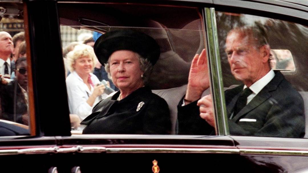 Kraljica Elizabeta II. svugdje sa sobom nosi crninu