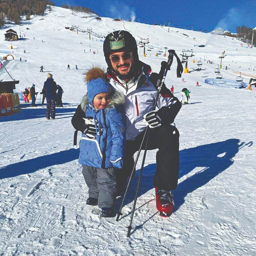 Jole i sin Ivan uživaju na skijanju