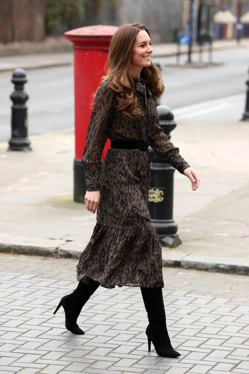Kate Middleton odjenula je midi zelenu haljinu od 355 funti američkog dizajnera Dereka Lama