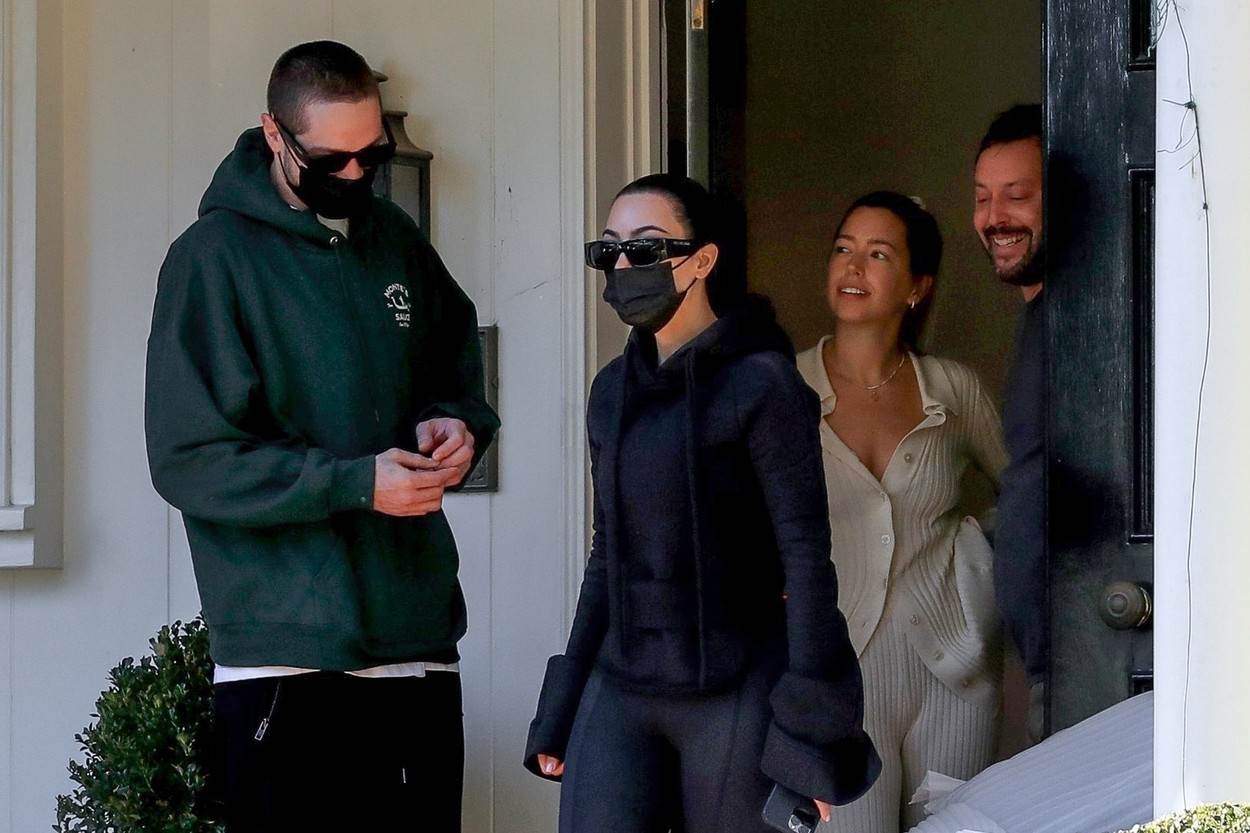 Kim Kardashian i Pete Davidson u posjeti prijateljima