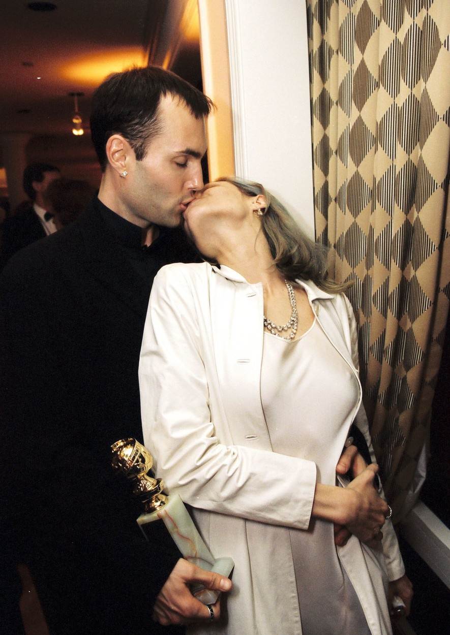 Poljubac Angeline Jolie i njenog brata Jamesa Havena