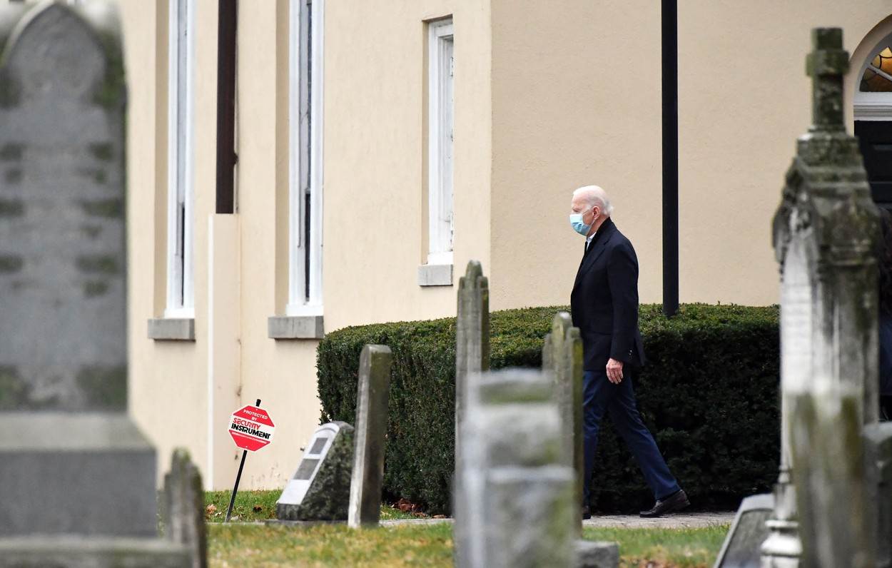 Joe Biden na grobu sina Beaua Bidena
