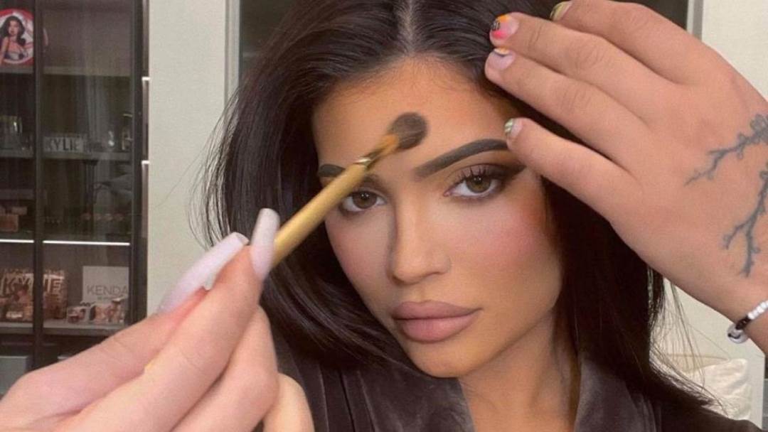 Kylie Jenner testira šminku na zaposlenicima