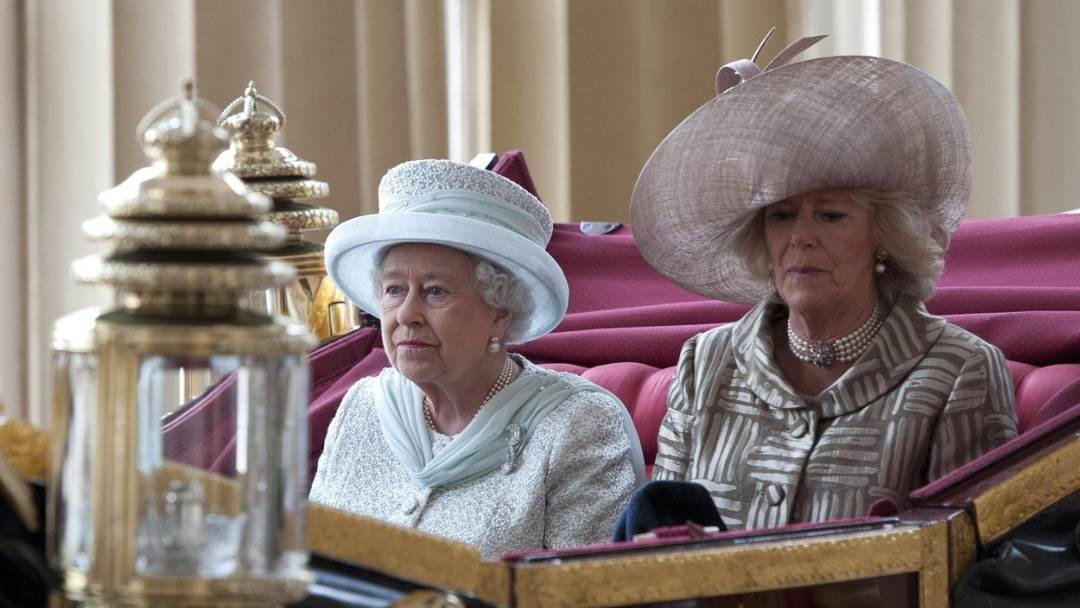 Kraljica Elizabeta II. i Camilla Parker Bowles imale su škakljiv odnos kroz godine