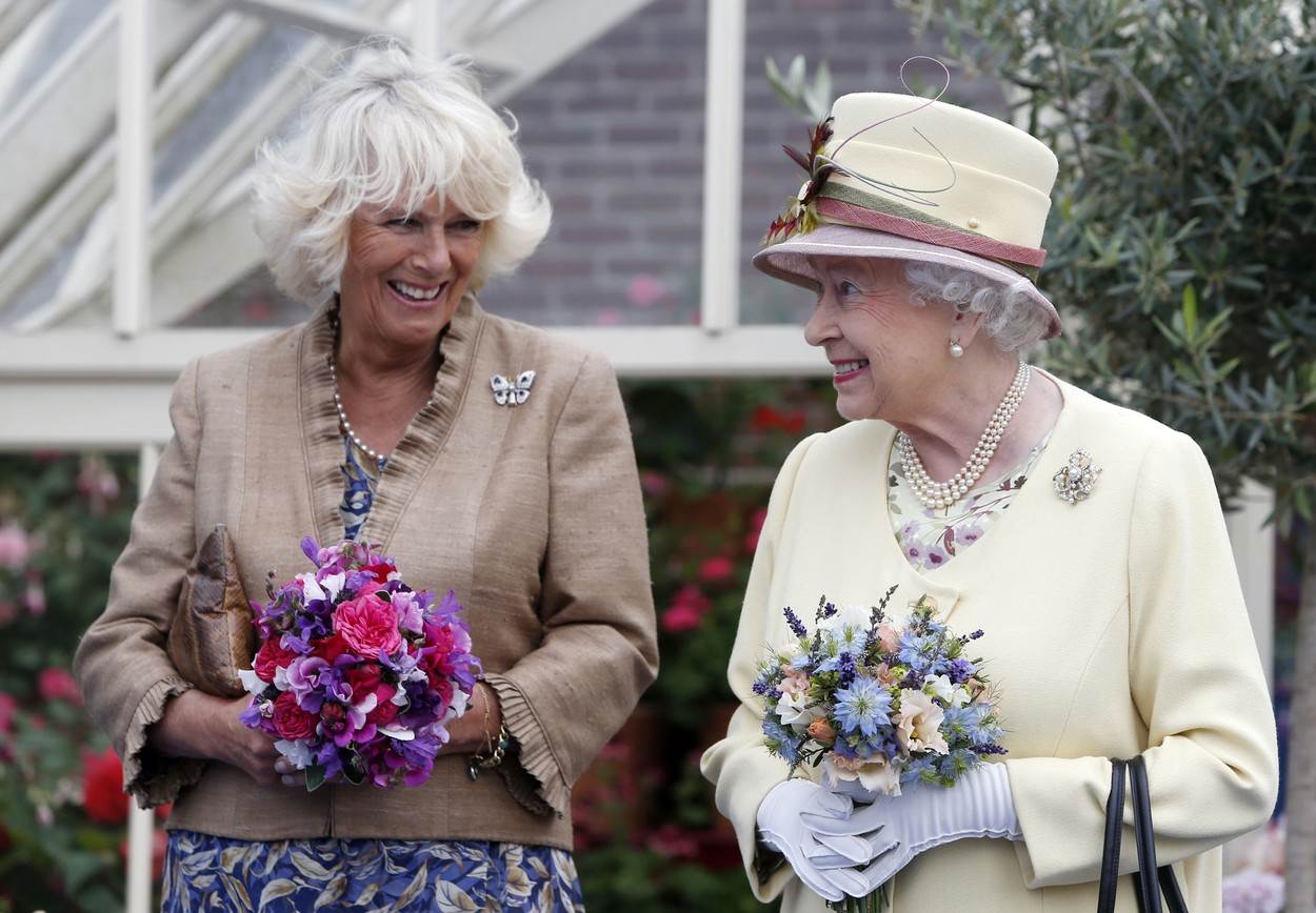 Kraljica Elizabeta II. želi da Camilla Parker Bowles dobije titulu kraljice