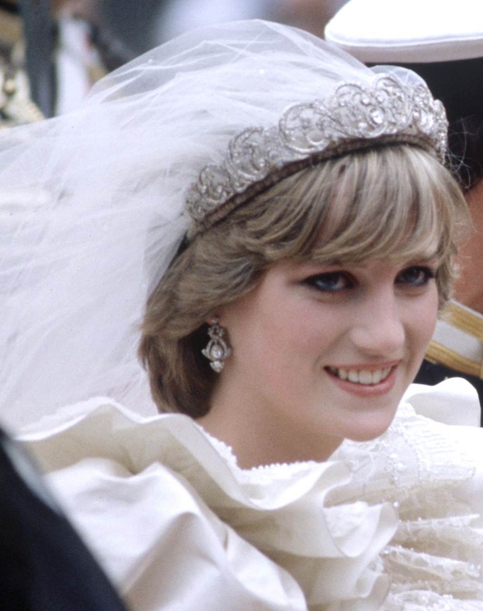 Princeza Diana na vjenčanju s princem Charlesom nije nosila kraljičinu krunu