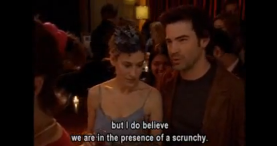 Scrunchie je bila toliko popularna da je postala i tema u jednoj od epizoda kultne serije Seks i grad.