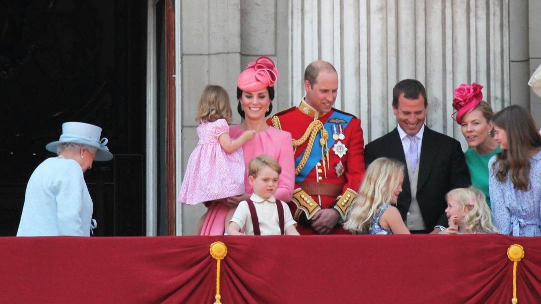 Kraljica Elizabeta s unucima ima poseban odnos