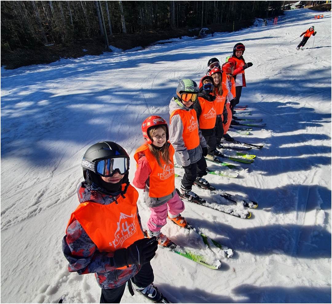 leteće dadilje i djeca u školi skijanja
