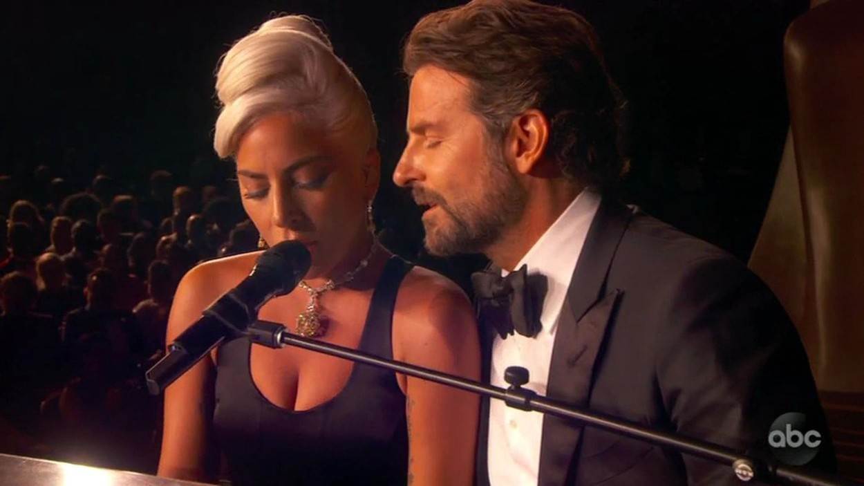 Nastup Lady Gage i Bradleya Coopera na Oscarima.jpg
