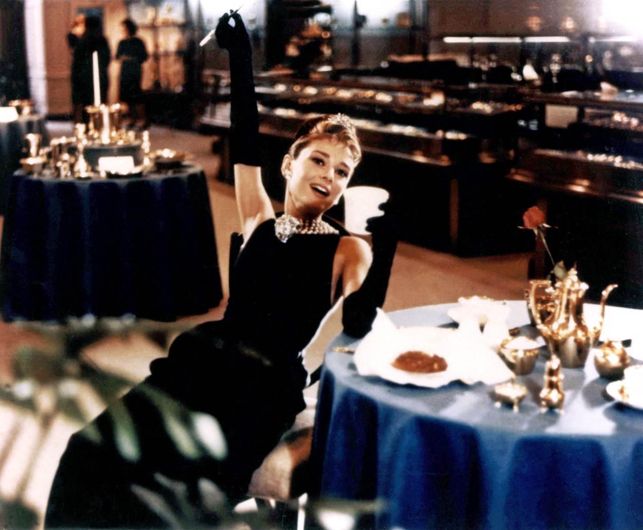 Audrey Hepburn u filmu 'Doručak kod Tiffanyja'.jpg