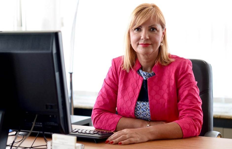 Bernardica Juretić Rožman obnašala je dužnosti ministrice socijalne politike i mladih i predsjednice Ureda za suzbijanje zlouporabe opojnih droga.
