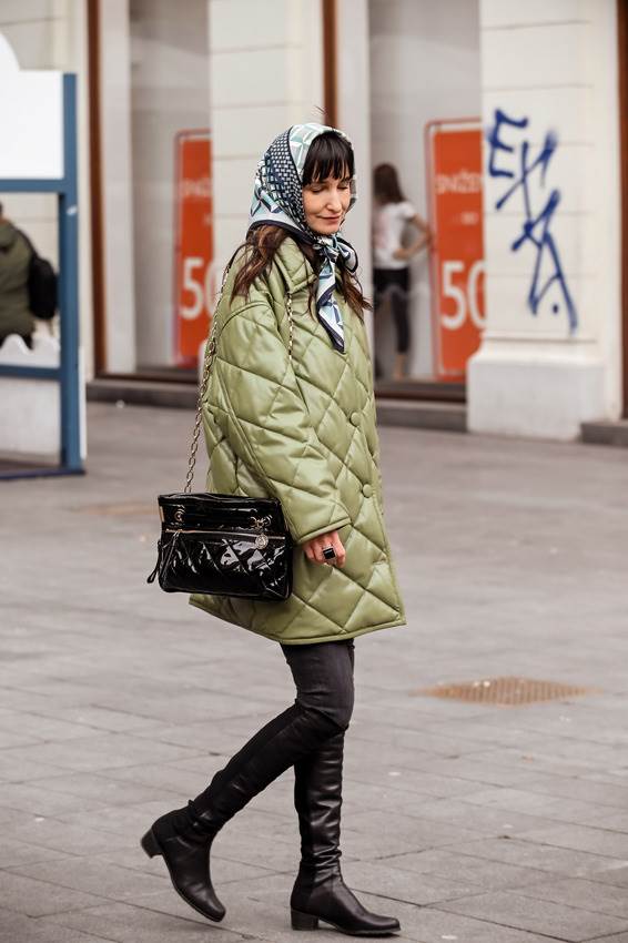 Ivana Karapandža na špici u trendi prošivenoj jakni