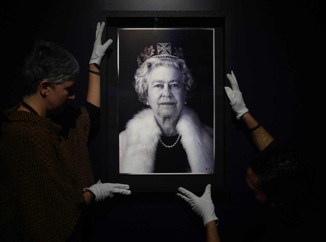 Portret kraljice Elizabete također se može vidjeti na izložbi u Kensingtonskoj palači