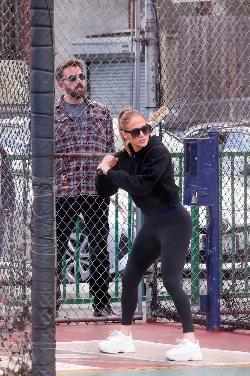 Jennifer Lopez igra bejzbol